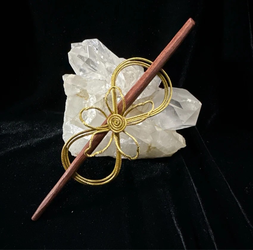 Loop hair stick