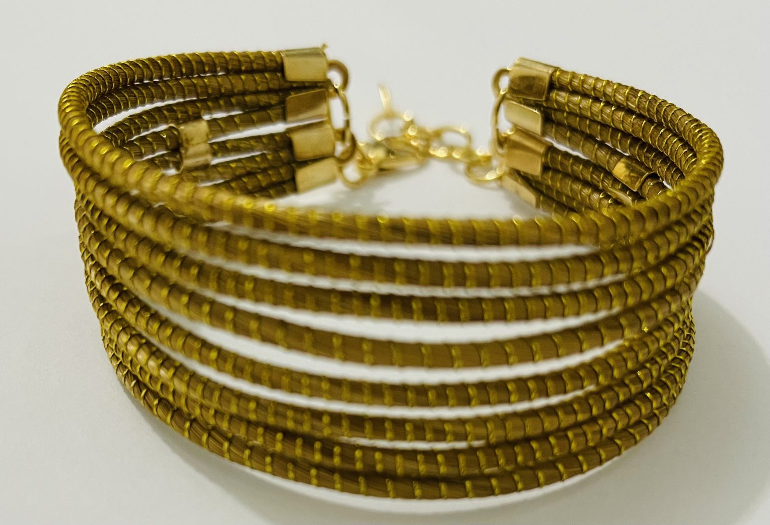 Golden-grass strand bracelet
